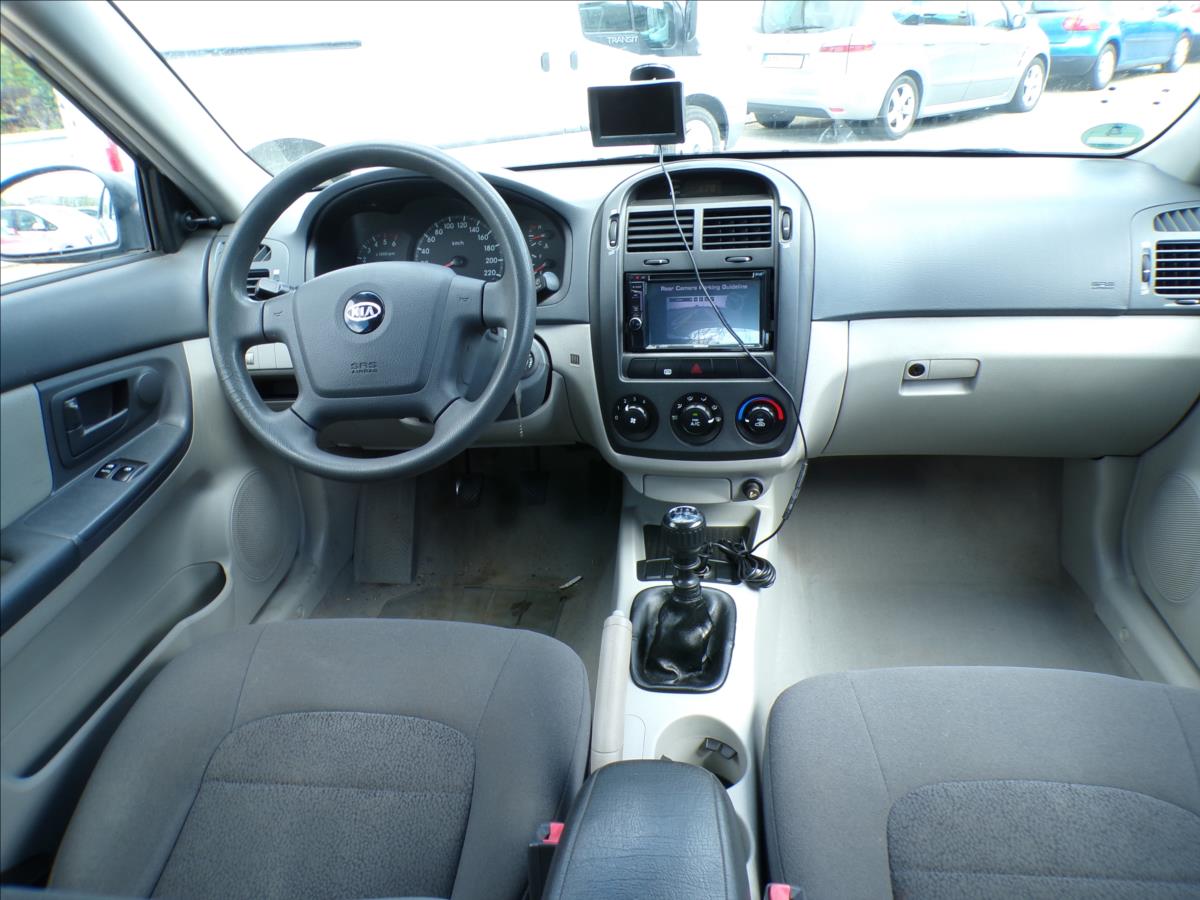 kia-cerato-1-6-crdi - 6