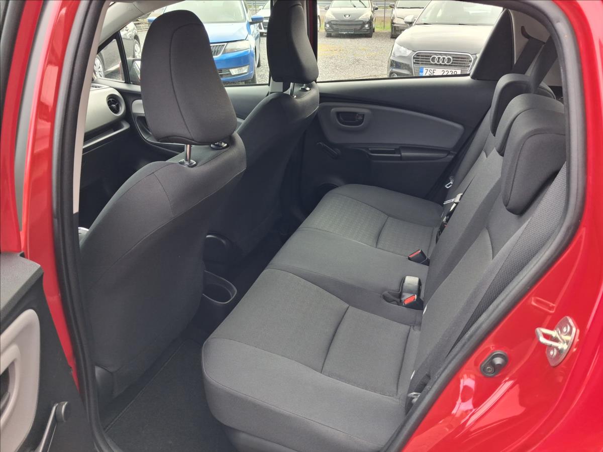 toyota-yaris-1-5-hybrid-cr - 8