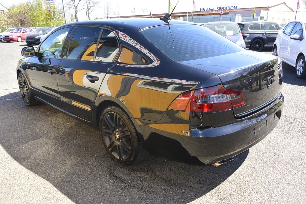 skoda-superb-2-0tdi-elegance-dsg-125kw - 6
