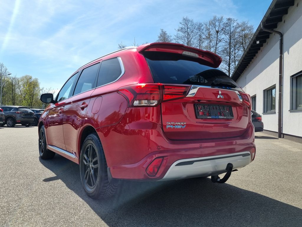 mitsubishi-outlander-2-4-phev-4x4 - 2