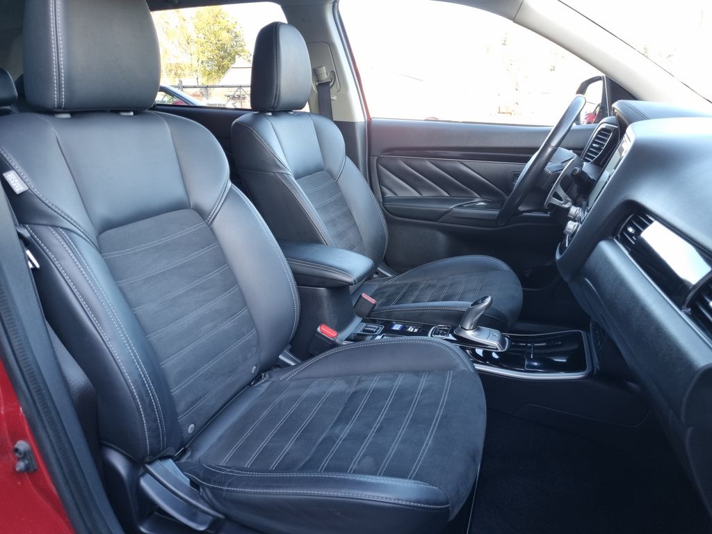 mitsubishi-outlander-2-4-phev-4x4 - 9