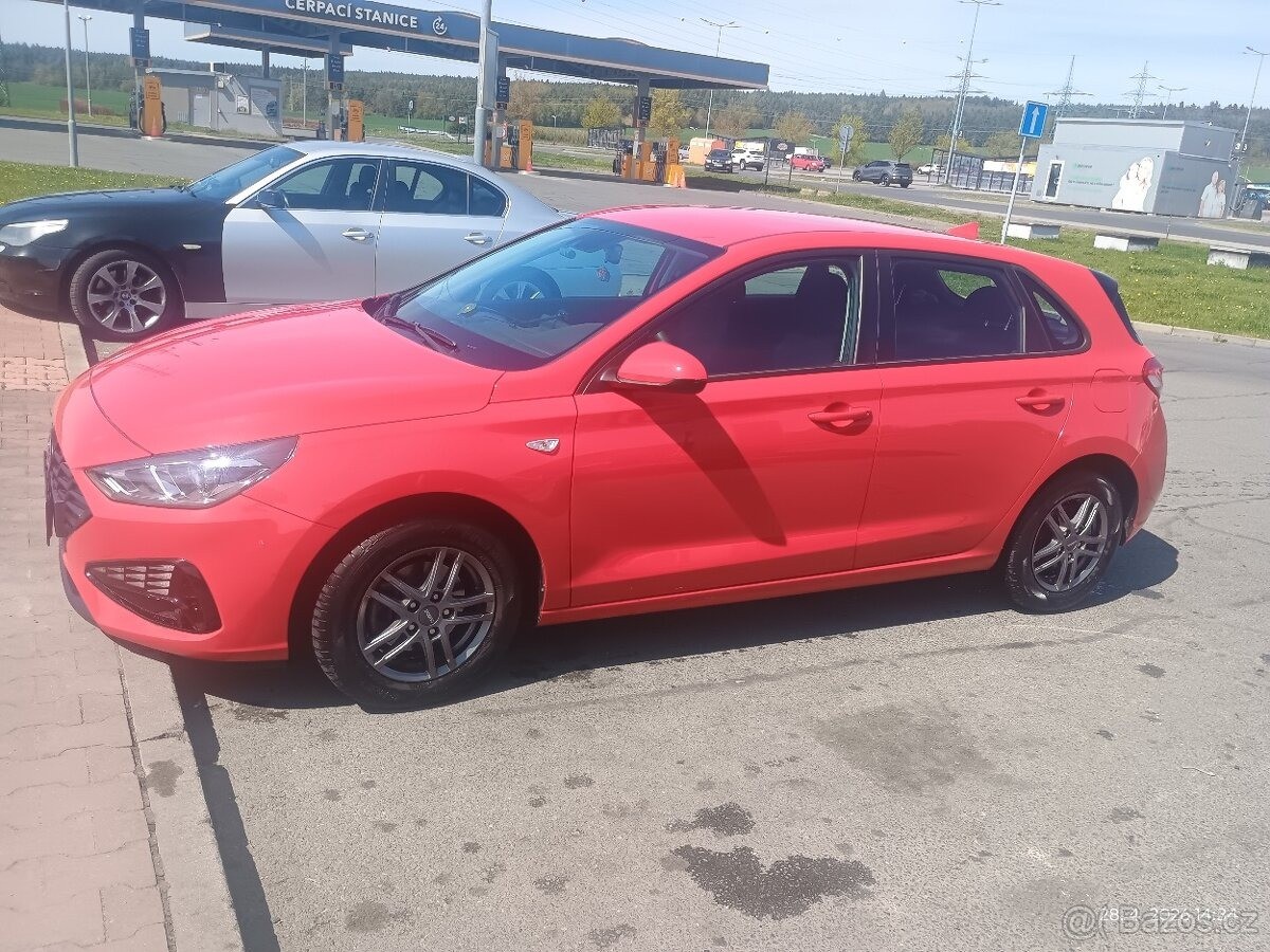 hyundai-i30-1-5-dpi-benzin-servisovano - 2