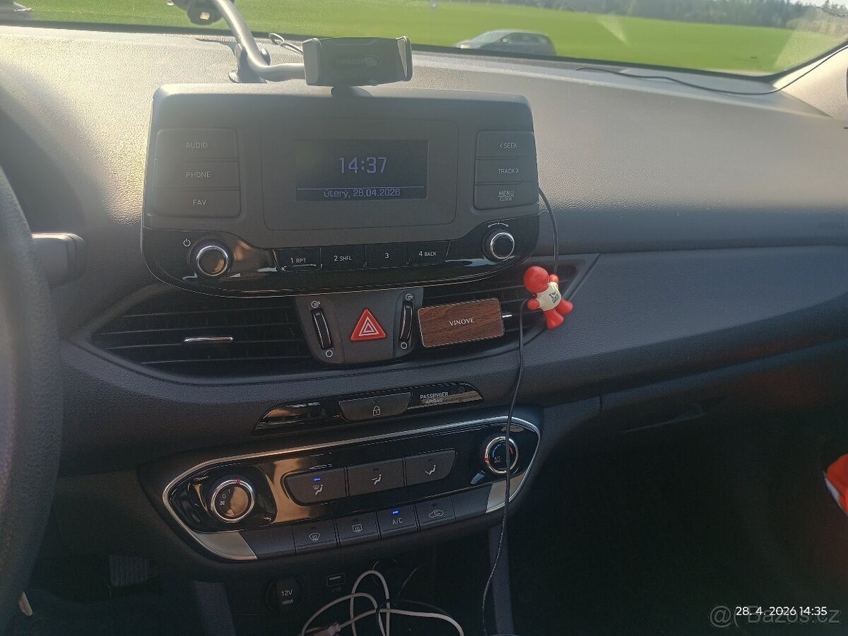 hyundai-i30-1-5-dpi-benzin-servisovano - 9