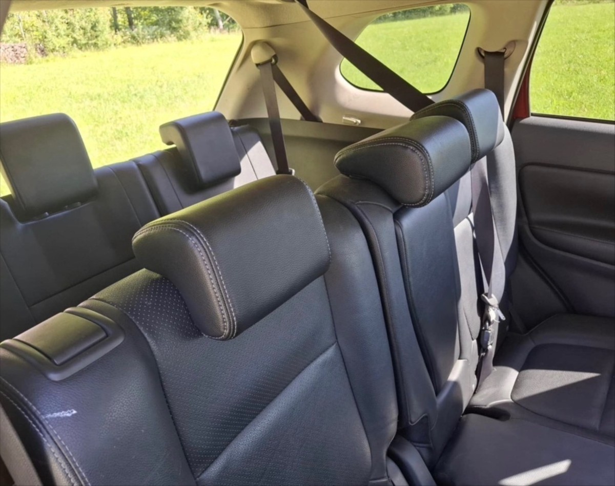 mitsubishi-outlander-2-2-nizka-spotreba-4x4-7-mist-k - 1