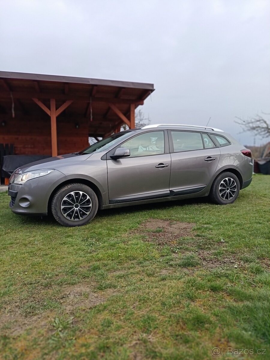 renault-megane-1-6 - 3