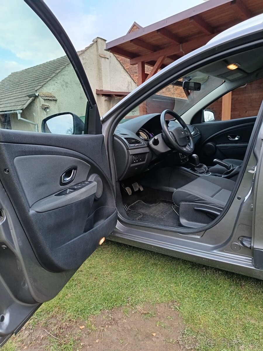 renault-megane-1-6 - 5