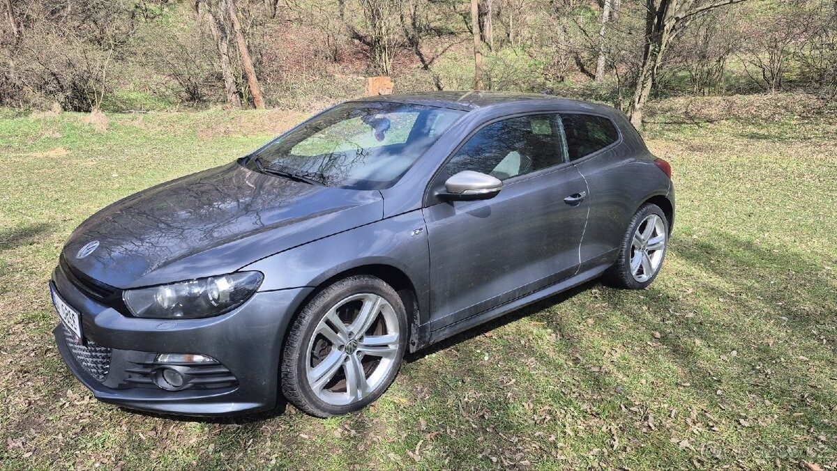 volkswagen-scirocco-2-0 - 1