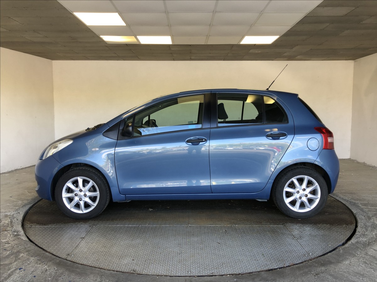 toyota-yaris-1-3-vvt-i - 3