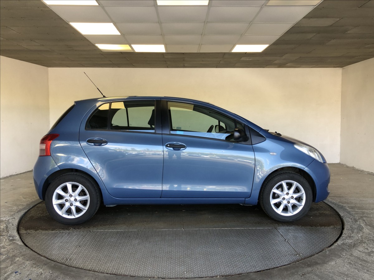 toyota-yaris-1-3-vvt-i - 7