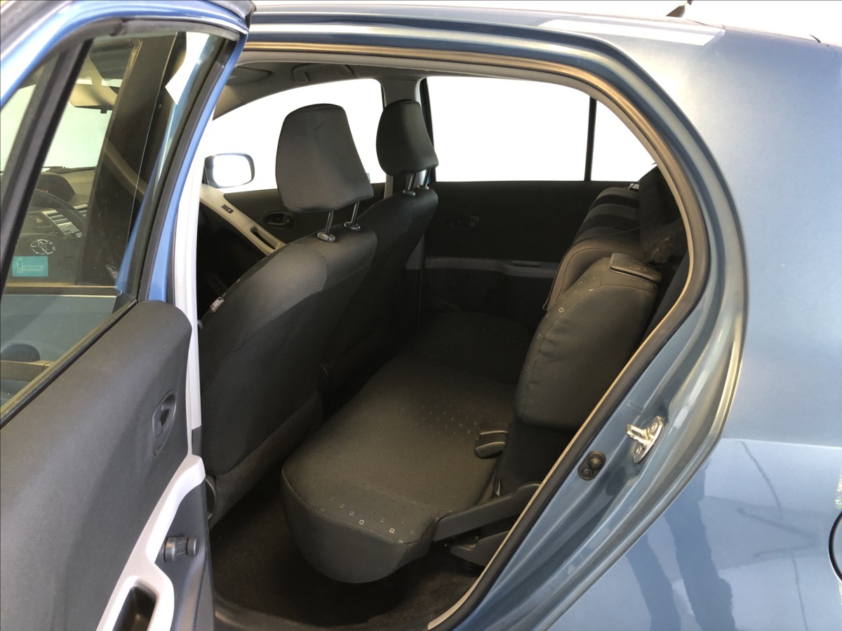 toyota-yaris-1-3-vvt-i - 9