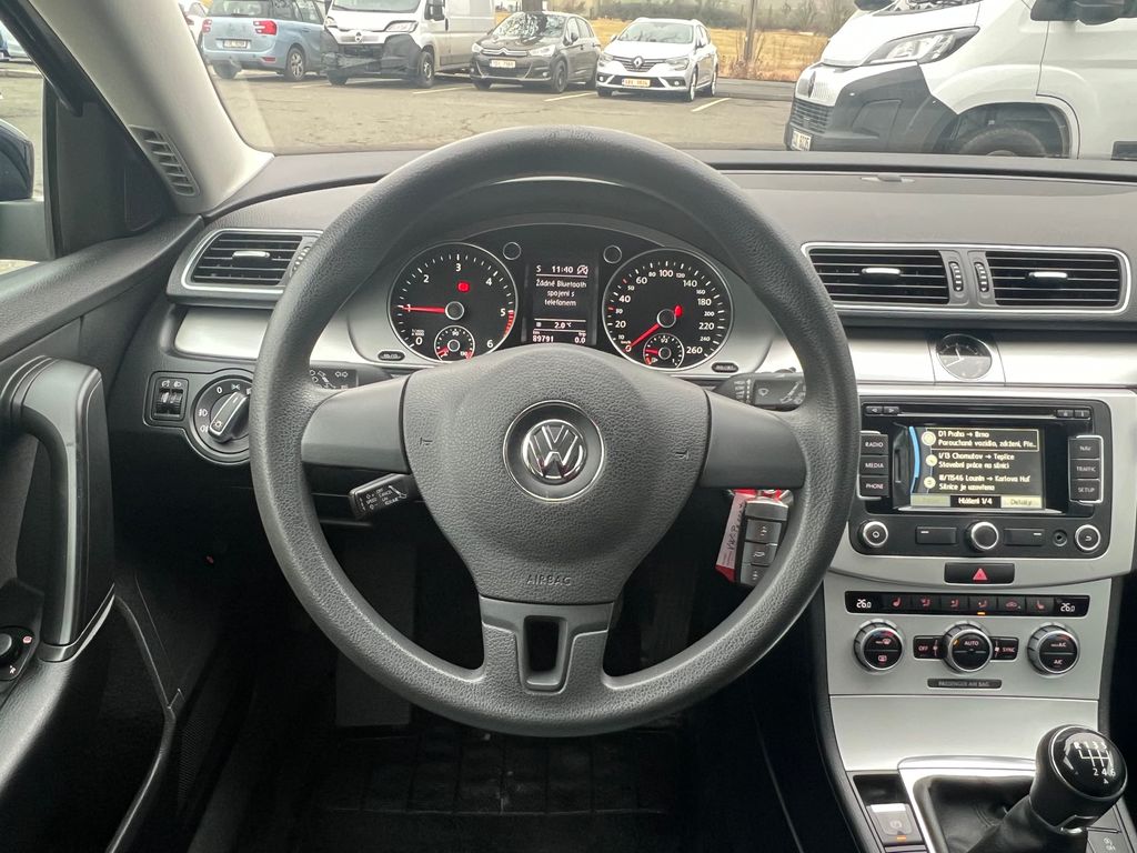 volkswagen-passat-1-6-tdi-77kw-zaruka-servis - 2