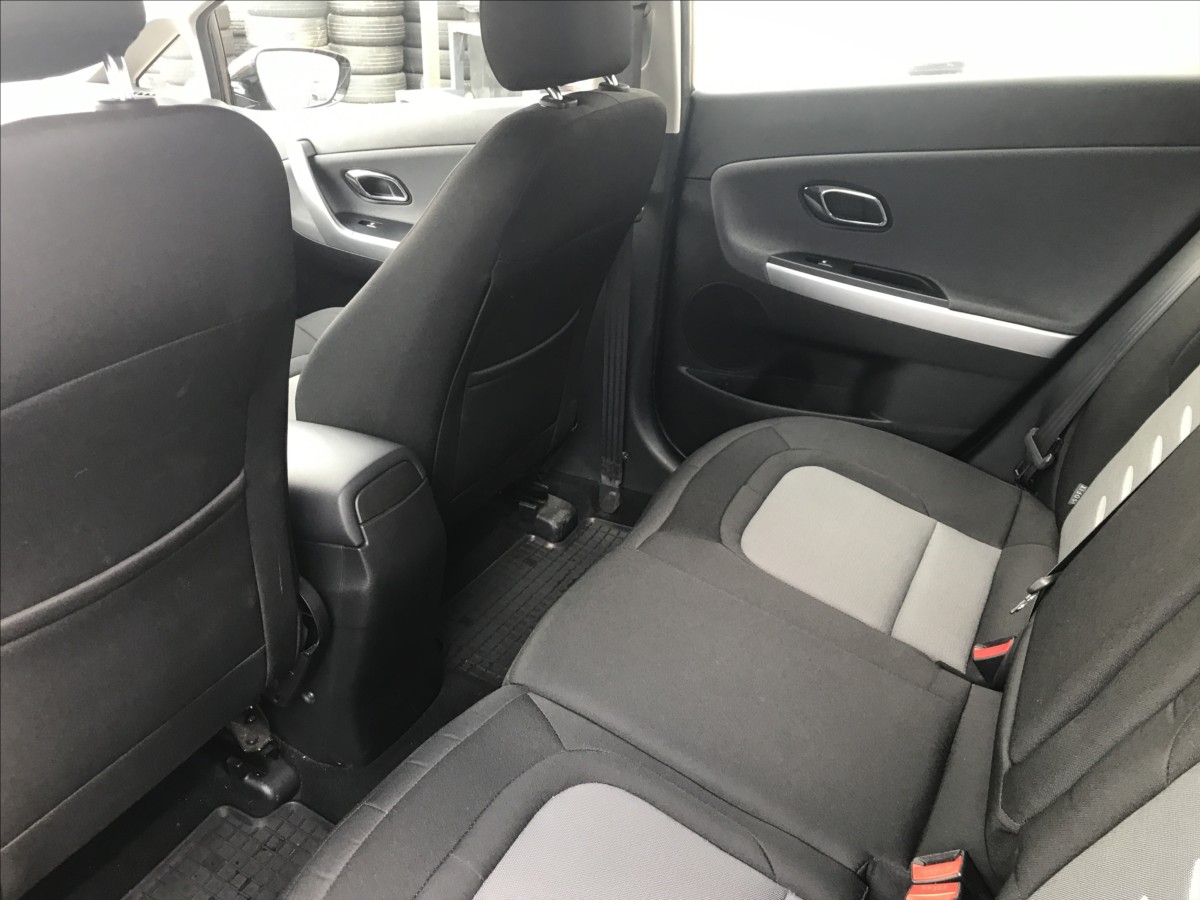 kia-ceed-1-6-gdi-99kw-combi - 7