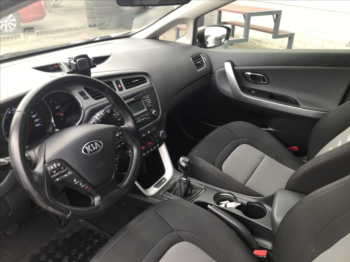 kia-ceed-1-6-gdi-99kw-combi - 8