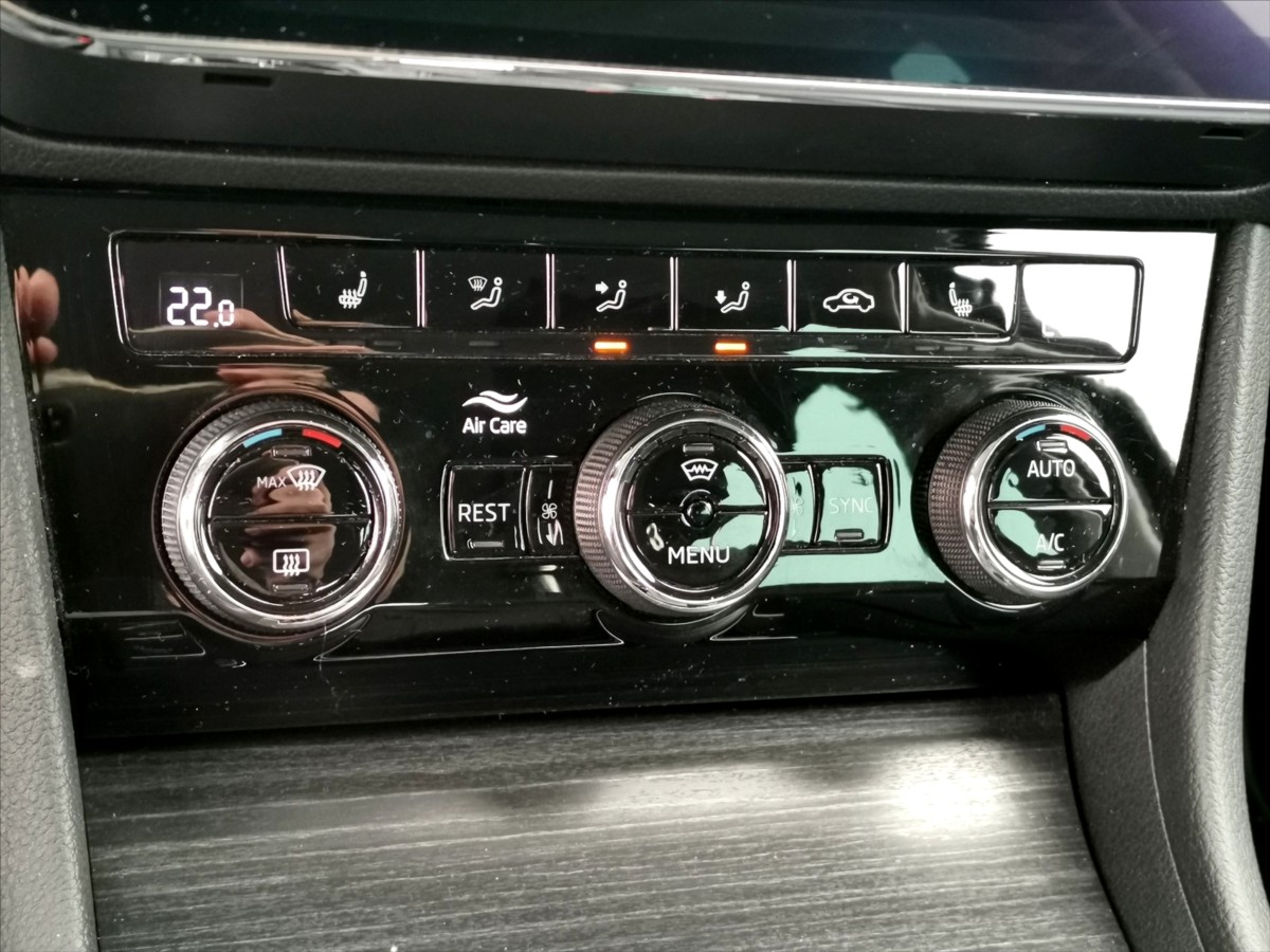 skoda-superb-iv-1-4tsi-phev-dsg-style - 9