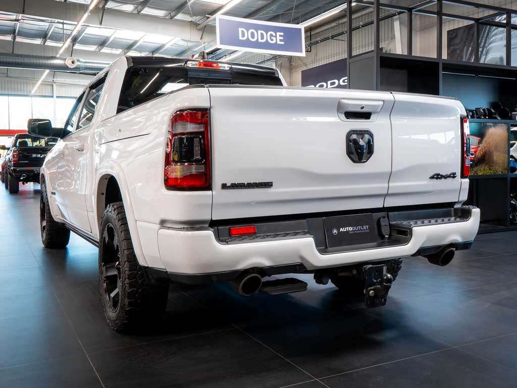 dodge-ram-5-7-v8-laramie-night-edition - 1