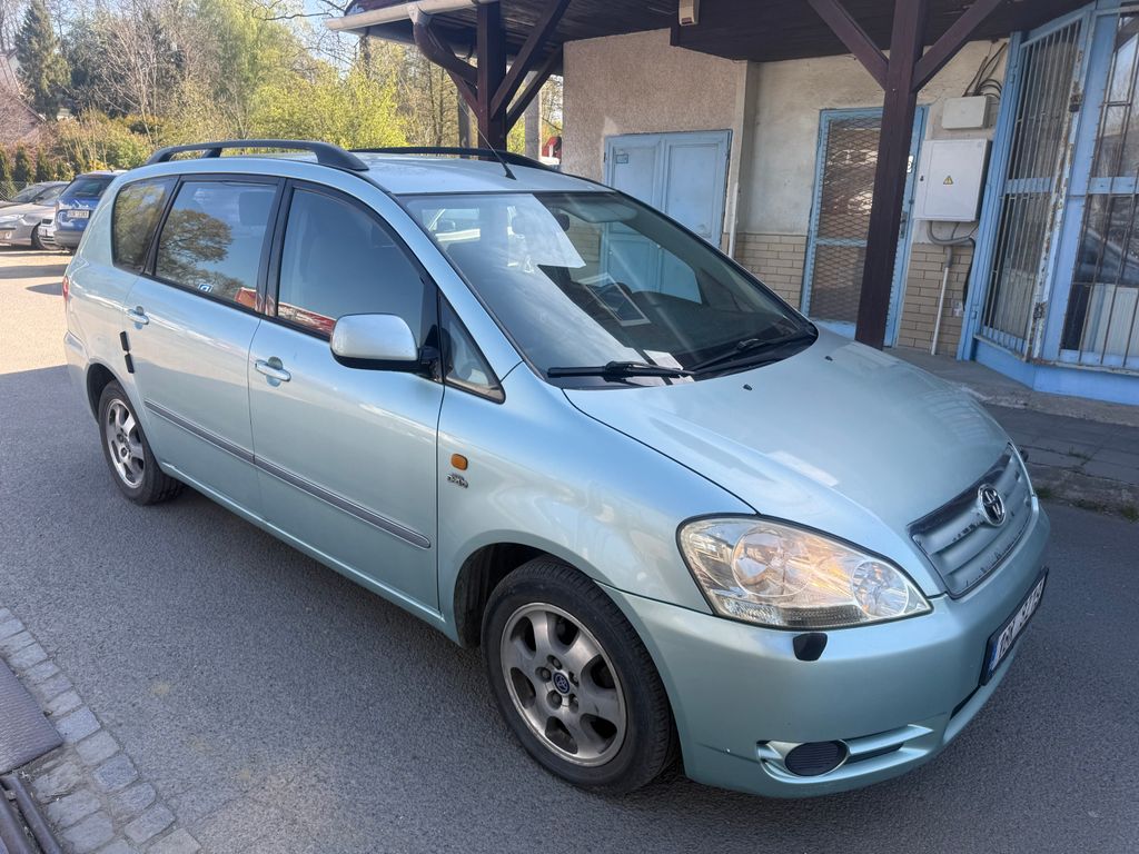 toyota-avensis-verso - 6