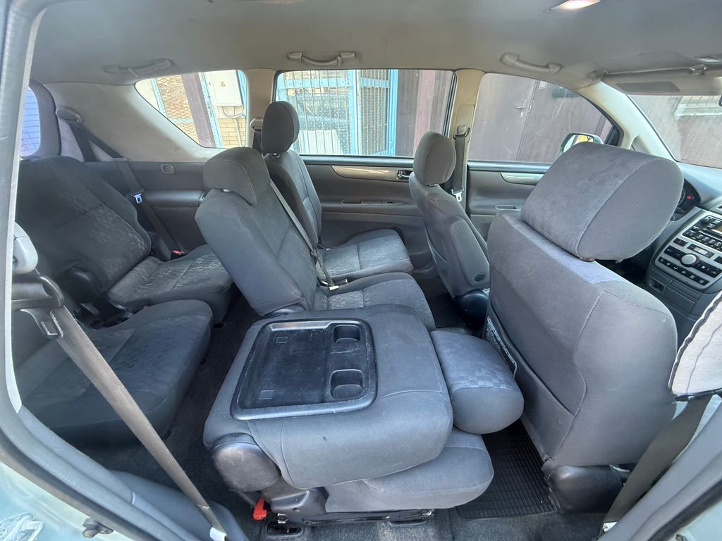 toyota-avensis-verso - 9