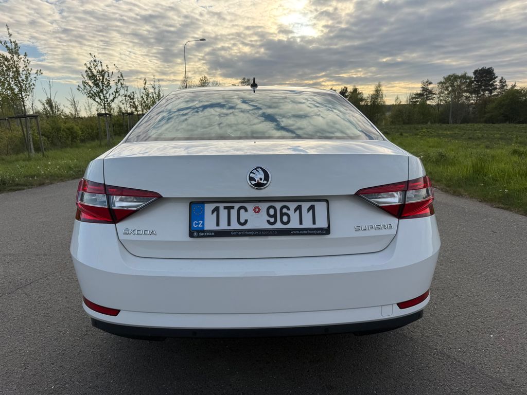 skoda-superb-2-0-tdi-110-kw - 3