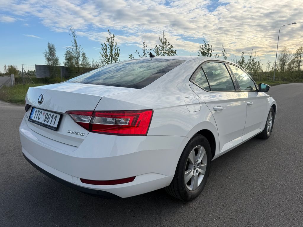 skoda-superb-2-0-tdi-110-kw - 4