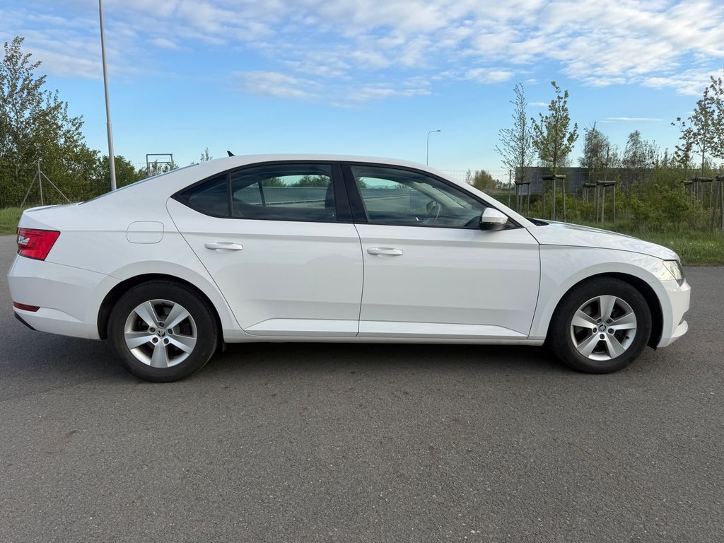 skoda-superb-2-0-tdi-110-kw - 5