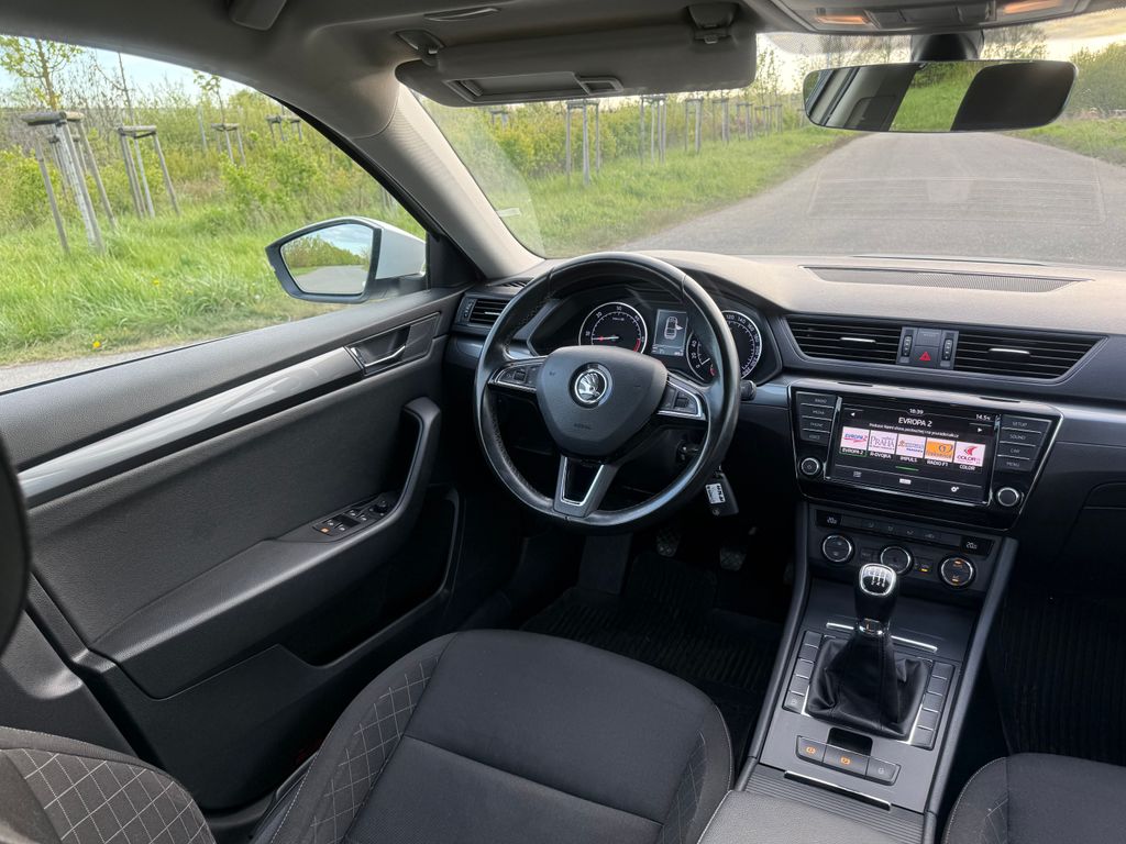 skoda-superb-2-0-tdi-110-kw - 9