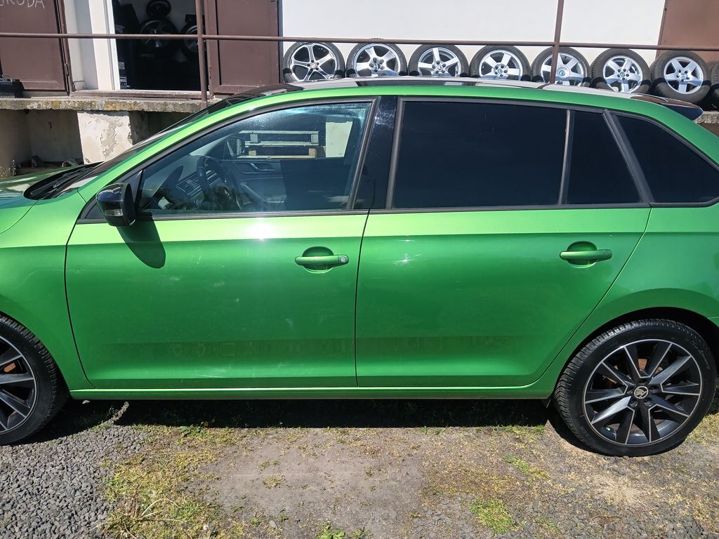 skoda-rapid-1-2-tsi-emotion-plus-panorama - 1