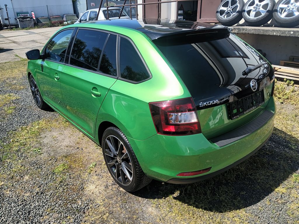 skoda-rapid-1-2-tsi-emotion-plus-panorama - 2
