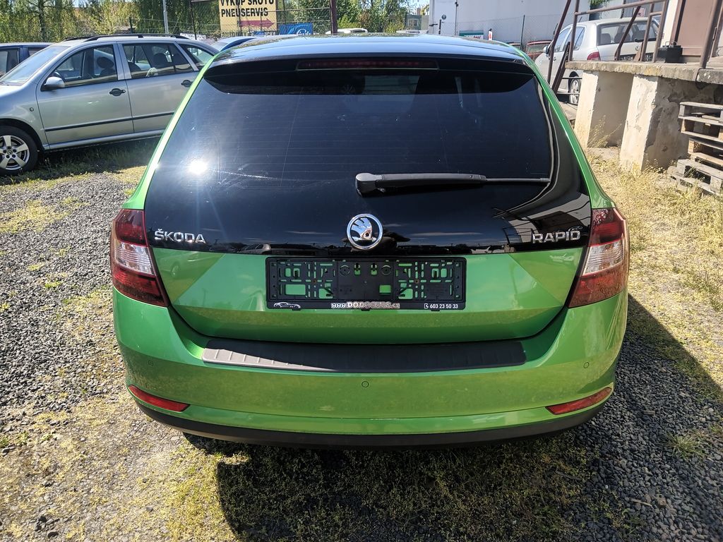 skoda-rapid-1-2-tsi-emotion-plus-panorama - 3