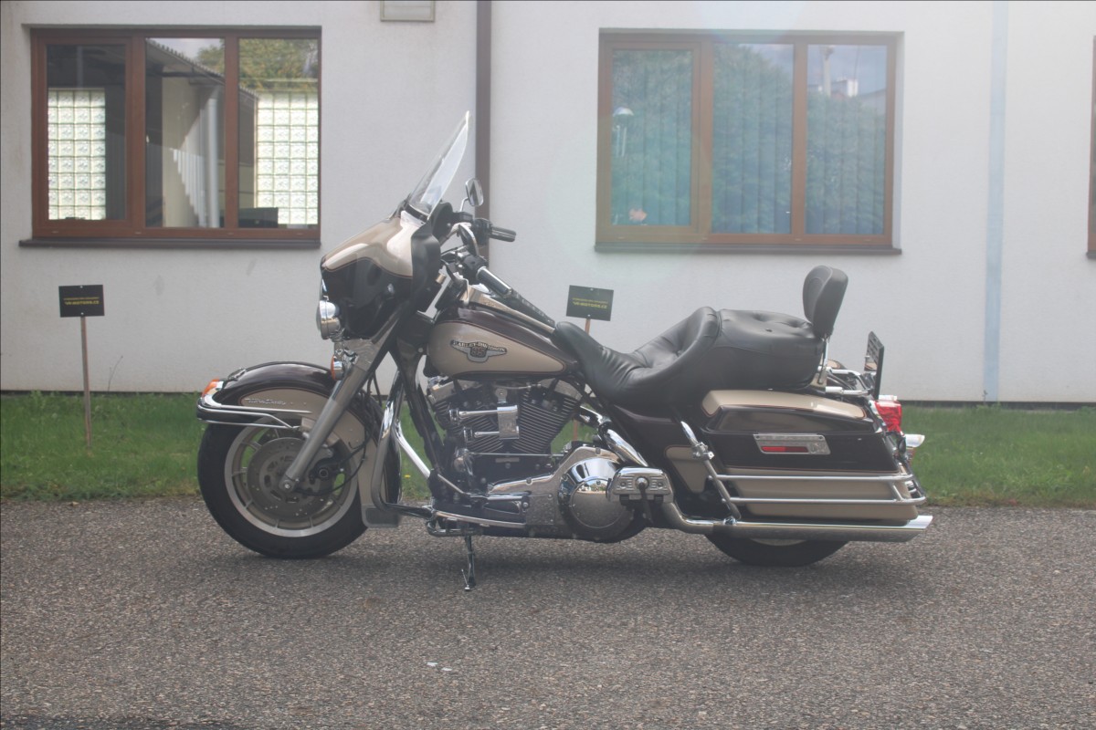 harley-davidson-1-3-flhtcui-electra-glide-95th - 8