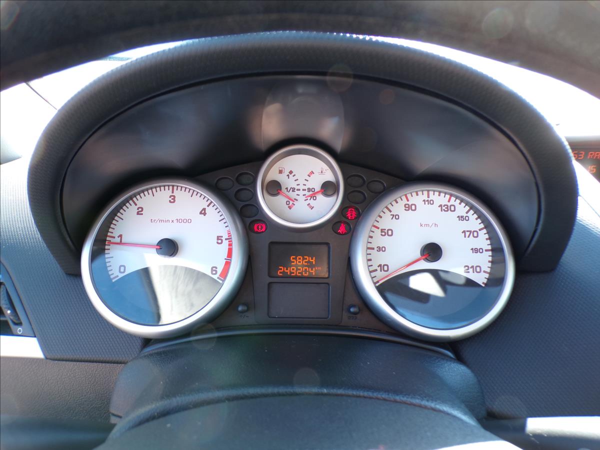 peugeot-207-1-4-hdi-klima - 7