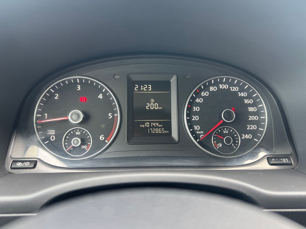 volkswagen-caddy-1-6-tdi-102k-servis-zaruka - 9