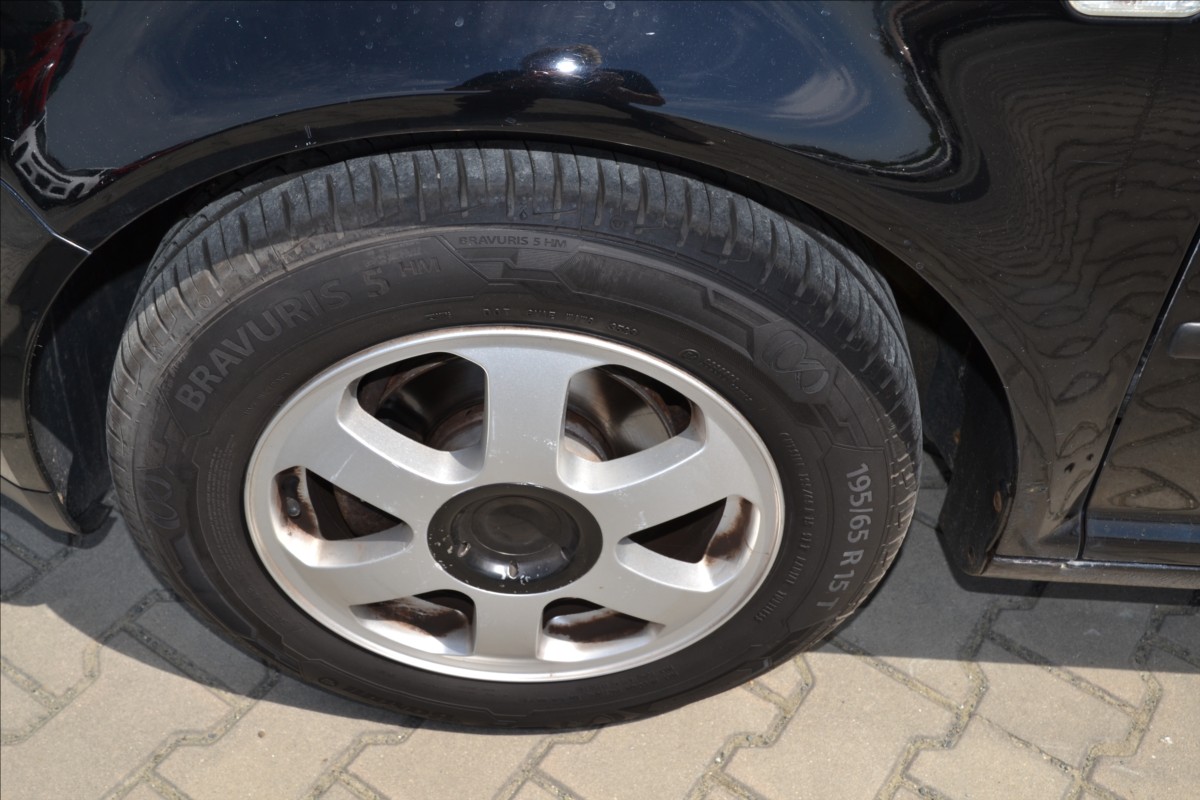 volkswagen-golf-1-4-16v-55-kw-eko-uhrazeno-iv - 4