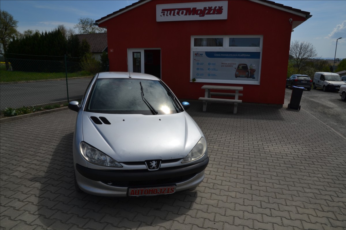 peugeot-206-1-4-hdi-nove-v-cr-webasto-nova-stk - 1