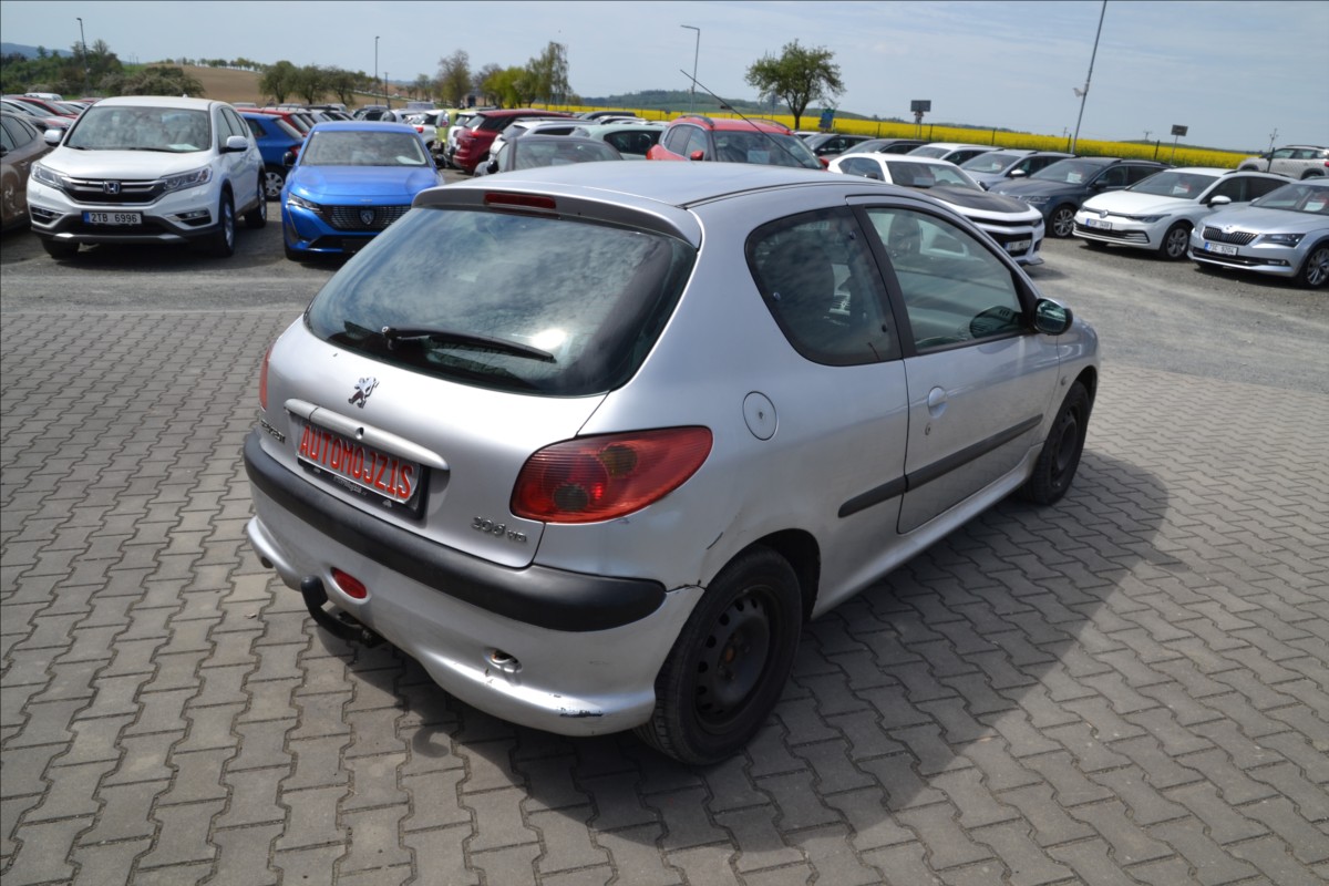 peugeot-206-1-4-hdi-nove-v-cr-webasto-nova-stk - 8