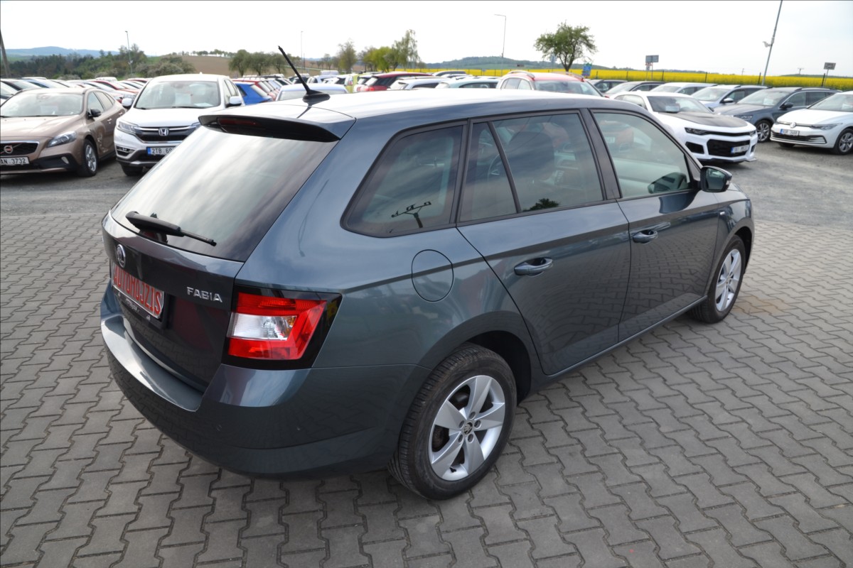skoda-fabia-1-0-tsi-digiklima-tempomat-pekne-iii - 9