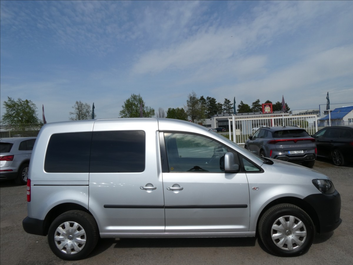 volkswagen-caddy-1-2-tsi-klima-zaves-serviska - 9