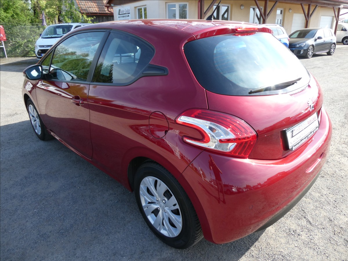 peugeot-208-1-2-i-60kw-1-majitel-serviska - 6