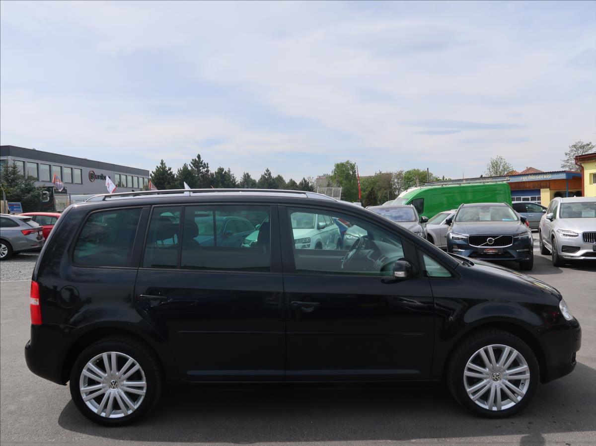 volkswagen-touran-2-0-tdi-103kw-aut-klima-tazne - 4