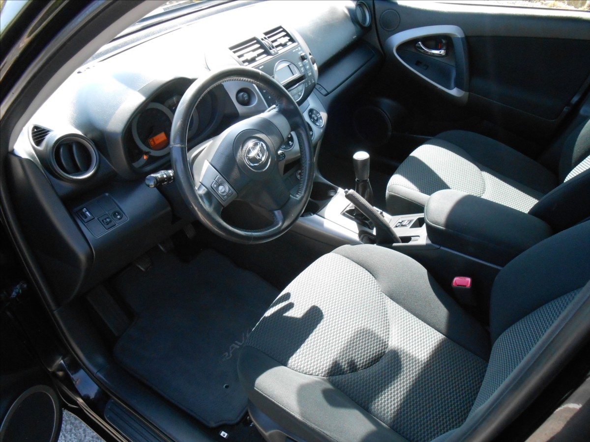 toyota-rav4-2-0-vvti-112kw-cz-serviska-4x4 - 8