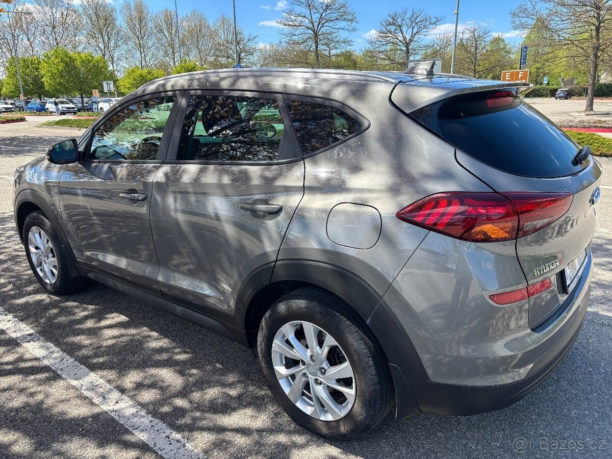 hyundai-tucson-1-6-gdi-1-majitel-40-tis-km - 1