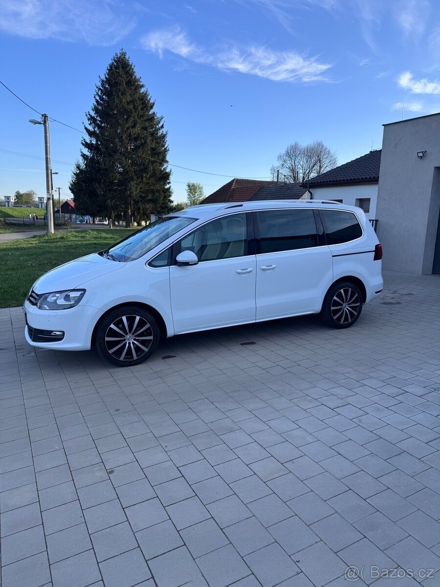 volkswagen-sharan-2-0-2-majitel-servisni-knizka - 1