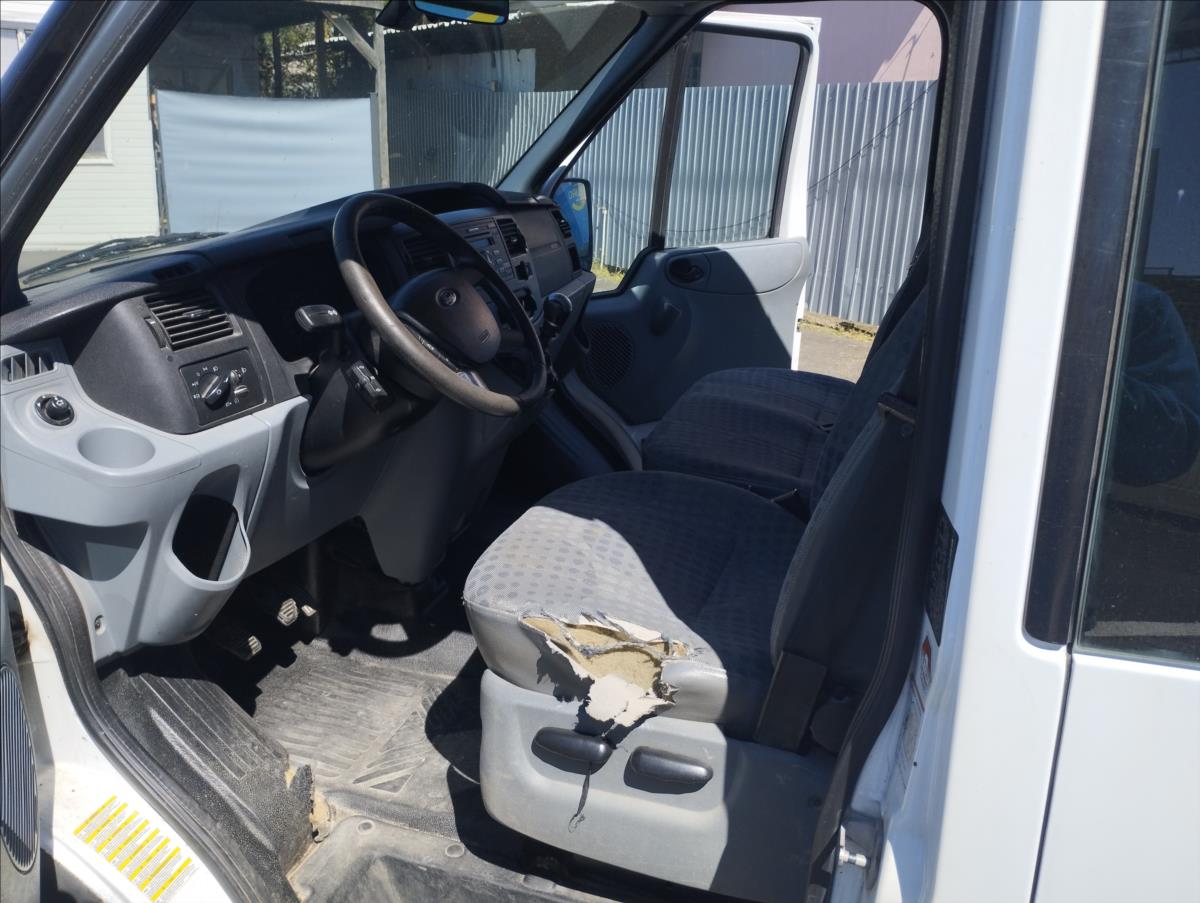 ford-transit-2-2 - 6