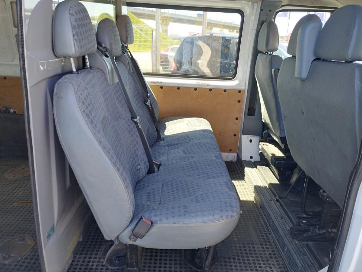 ford-transit-2-2 - 8