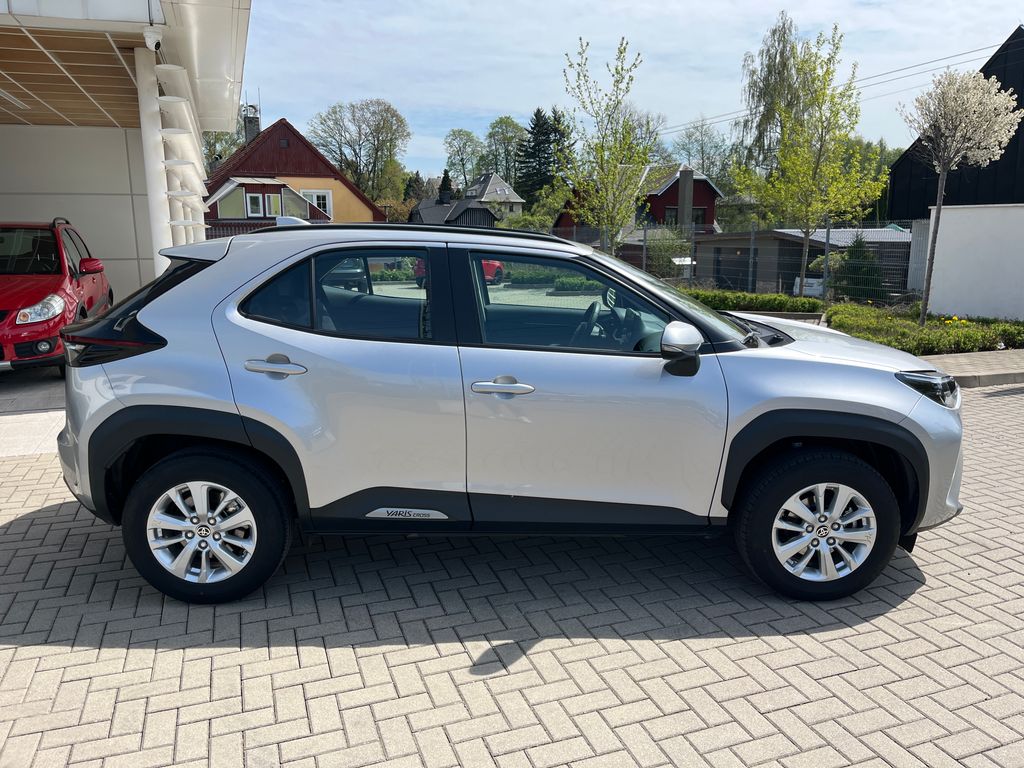 toyota-yaris-cross-1-5-hybrid-e-cvt-comfort - 6