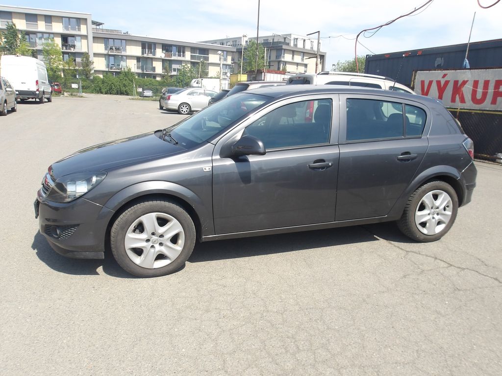 opel-astra-1-4i-pekna - 1