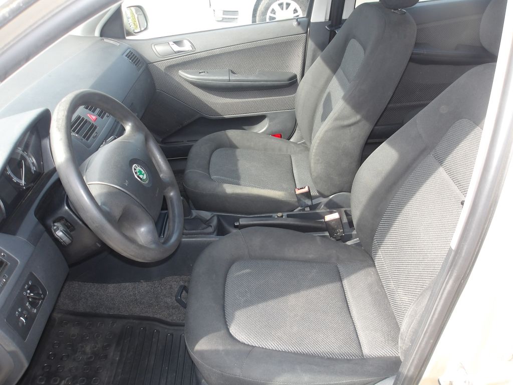 skoda-fabia-1-2i-naj-150000km - 9