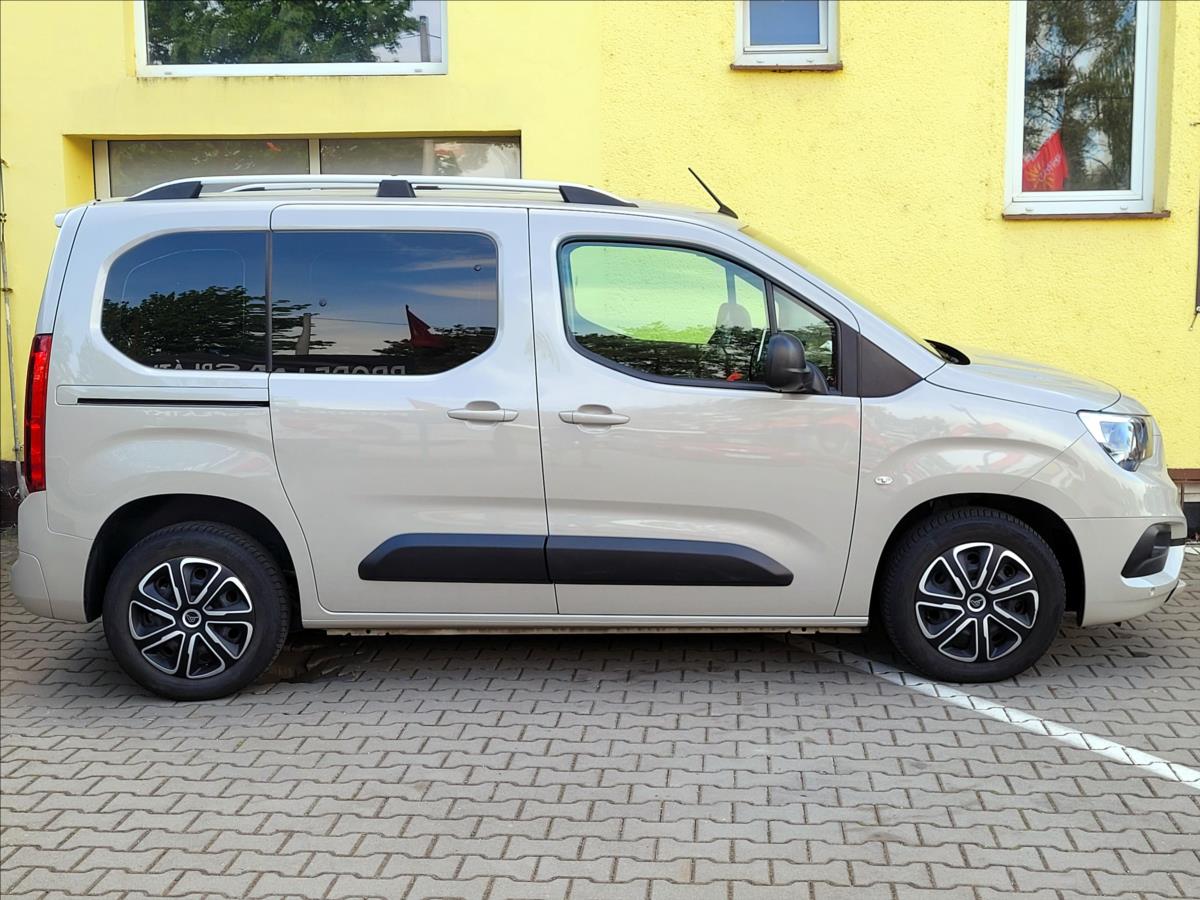 opel-combo-1-2-t-life-top-stav-cebia-cr - 6