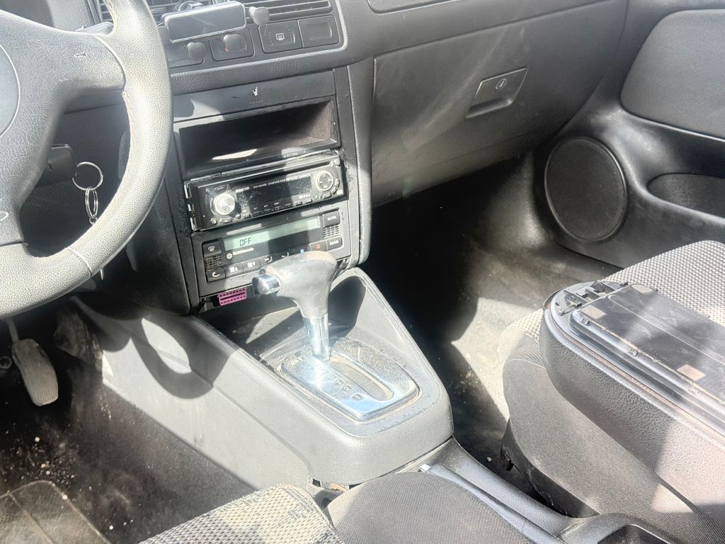 volkswagen-golf-1-6-74-kw-benzin-automat - 9