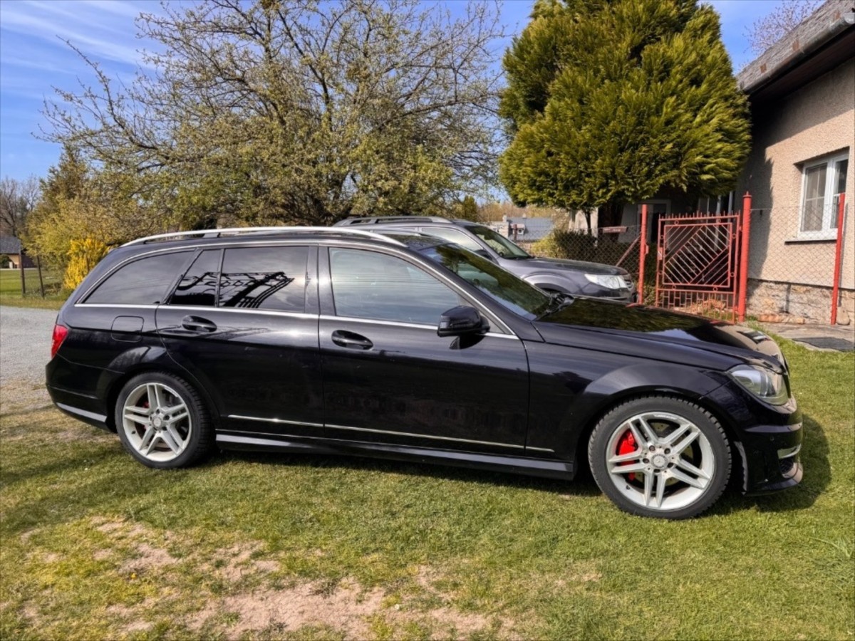 mercedes-benz-tridy-c-3-0-v6-amg-paket-4matic-2011 - 4