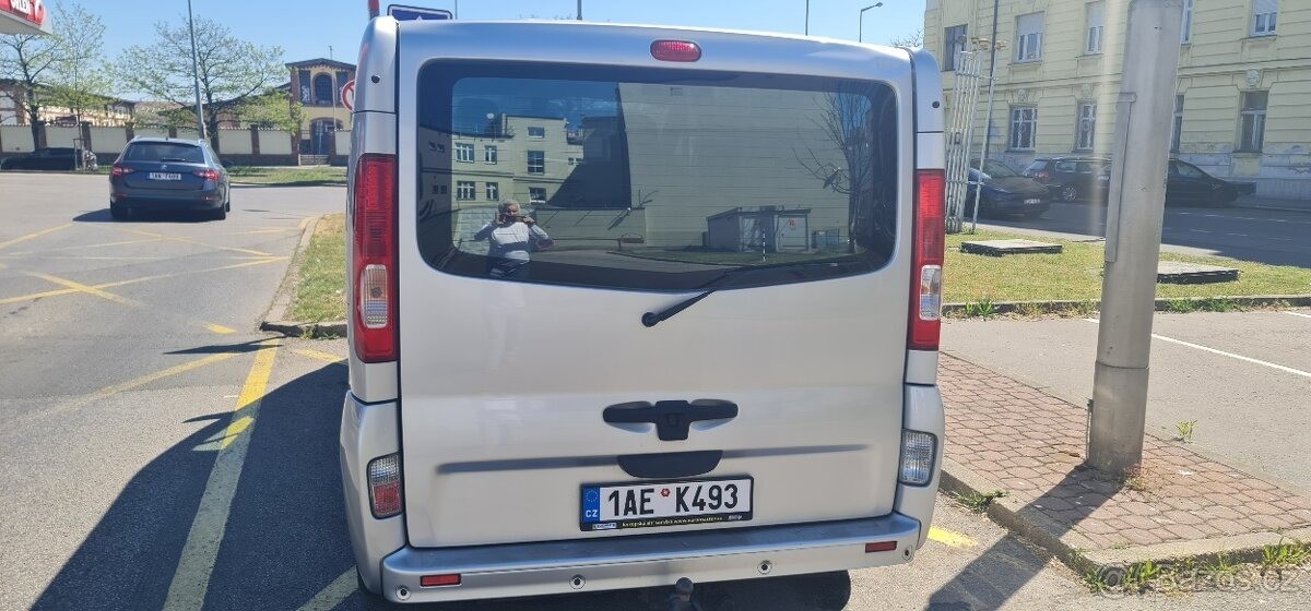 renault-trafic-2-5-generation-107-kw - 4